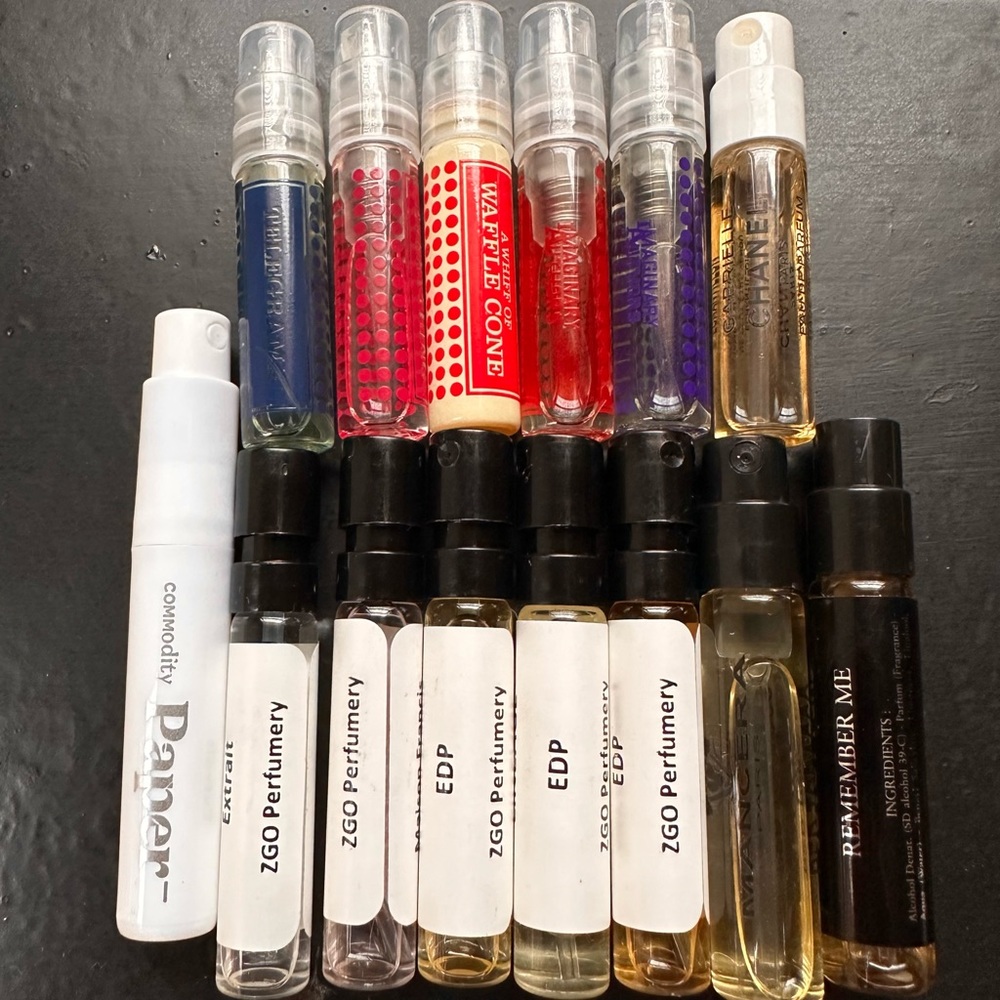 lot of niche/luxury fragrance samples. Amouage included